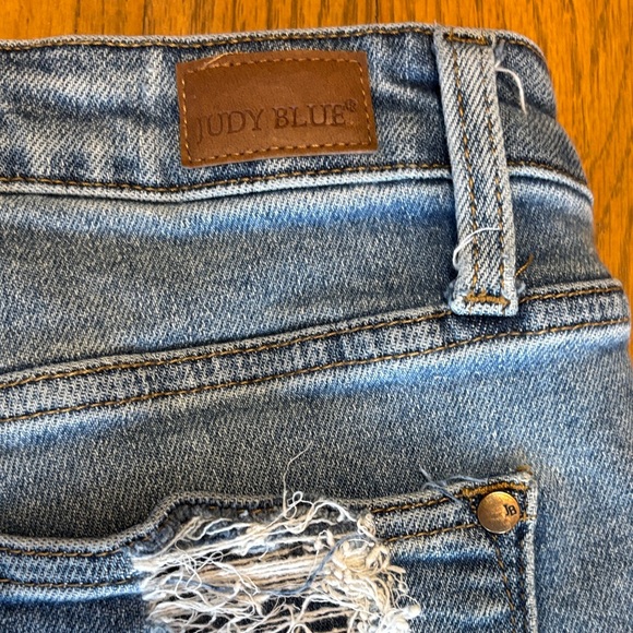 Judy Blue Women's Frayed Hem Jean Shorts - Blue - Picture 5 of 9